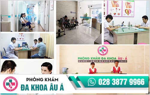 cậu nhỏ nổi mụn